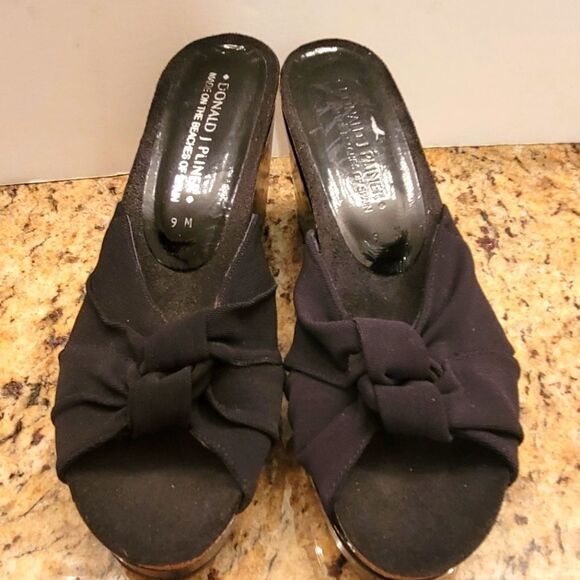 DOALD J PLINER BLACK WEDGE SLIP ON SANDAL - Picture 1 of 16